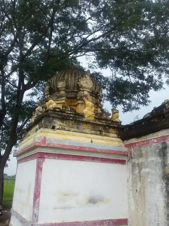 Arulmigu Ammachi Ayyanar Mandu Temple, Sokkampatti, Chennakarampatti - 625105 அருள்மிகு அம்மச்சி அய்யனார் மண்டு திருக்கோயில், சொக்கம்பட்டி, சென்னகரம்பட்டி - 625105, Madurai - Ancient Temple Architecture and History Image 6