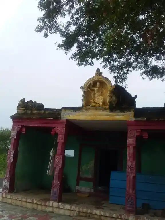 Arulmigu Ammachi Ayyanar Mandu Temple, Sokkampatti, Chennakarampatti - 625105 அருள்மிகு அம்மச்சி அய்யனார் மண்டு திருக்கோயில், சொக்கம்பட்டி, சென்னகரம்பட்டி - 625105, Madurai - Ancient Temple Architecture and History Image 8