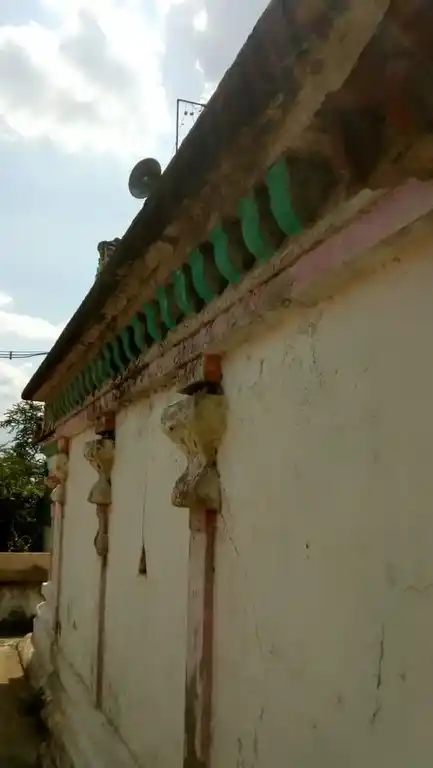 Arulmigu Amman Pillaiyar Temple, Nukampadi - 606805 அருள்மிகு அம்மன்பிள்ளையார் வகையறா திருக்கோயில், Nukampadi - 606805, Tiruvannamalai - Ancient Temple Architecture and History Image 3