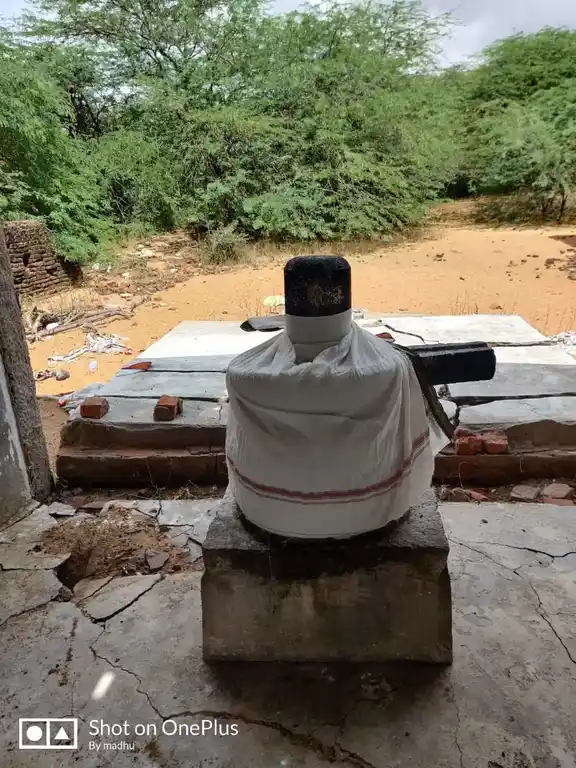 Arulmigu Ampalavana Samy Temple, Aathankarai - 630107 அருள்மிகு அம்பலவாணசுவாமி திருக்கோயில், Aathankarai - 630107, Sivagangai - Ancient Temple Architecture and History Image 4