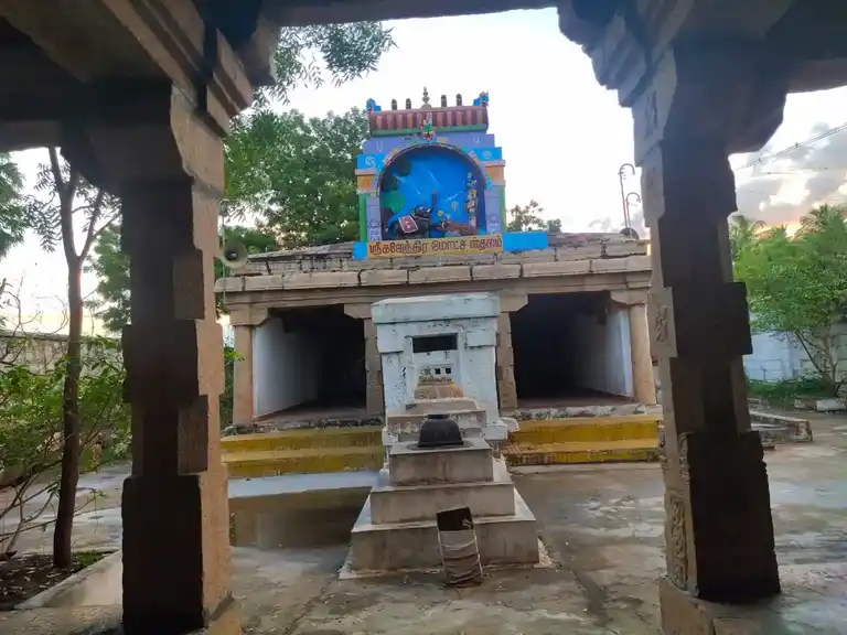 Arulmigu Anaikatha Perumal Temple, Village Out Side, Manappadai Veedu - 627353 அருள்மிகு ஆனைகாத்த பெருமாள் திருக்கோயில், Village Out Side, மனப்படை வீடு - 627353, Tirunelveli - Ancient Temple Architecture and History Image 2