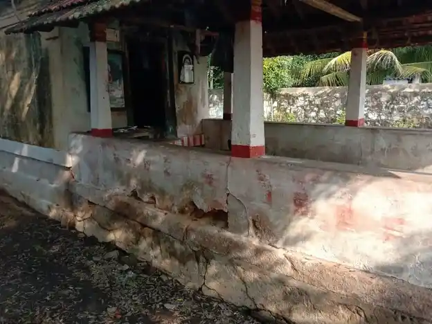 Arulmigu Andi Alazhu Karuppasamy Templetemple, Chennagarampatti - 625105 ஆண்டி, அழகு, கருப்புசாமி, தொட்டிச்சியம்மன் திருக்கோயில், Chennagarampatti - 625105, Madurai - Ancient Temple Architecture and History Image 2