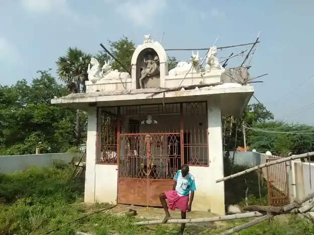 Arulmigu Andi Alazhu Karuppasamy Templetemple, Chennagarampatti - 625105 ஆண்டி, அழகு, கருப்புசாமி, தொட்டிச்சியம்மன் திருக்கோயில், Chennagarampatti - 625105, Madurai - Ancient Temple Architecture and History Image 6