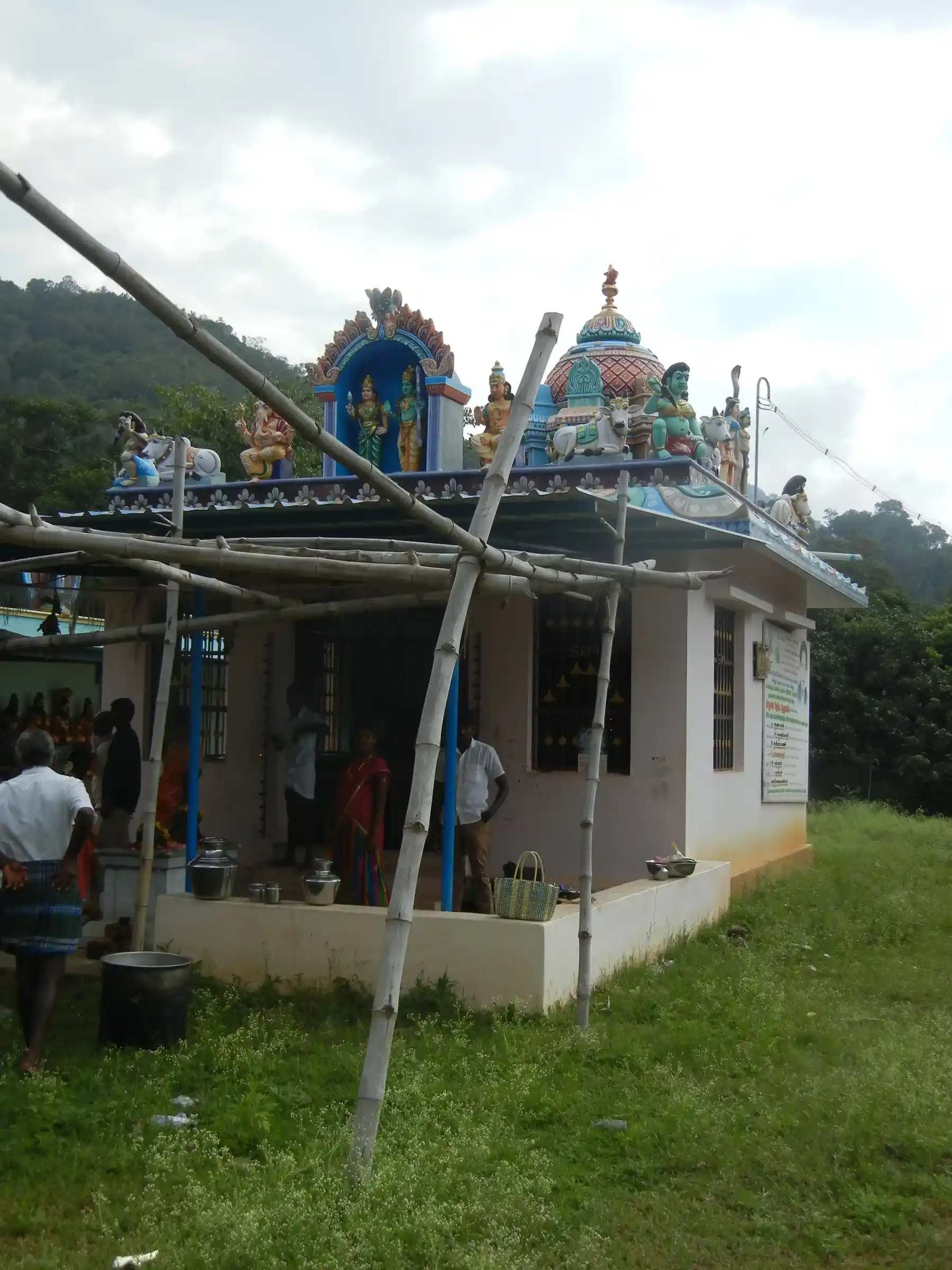 Arulmigu Andiappan, Periyasamy (Bathrakali-Edapulinadu), Ayanar (Thirhunadu) Pidariamman Temple, Bail Nadu - 637411 அருள்மிகு ஆண்டியப்பன் பெரியசாமி வகையறா திருக்கோயில், Bail Nadu - 637411, Namakkal - Ancient Temple Architecture and History Image 3
