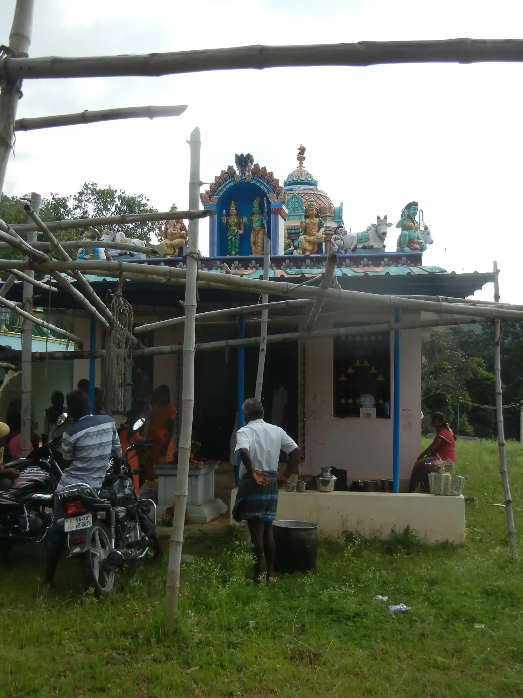 Arulmigu Andiappan, Periyasamy (Bathrakali-Edapulinadu), Ayanar (Thirhunadu) Pidariamman Temple, Bail Nadu - 637411 அருள்மிகு ஆண்டியப்பன் பெரியசாமி வகையறா திருக்கோயில், Bail Nadu - 637411, Namakkal - Ancient Temple Architecture and History Image 4