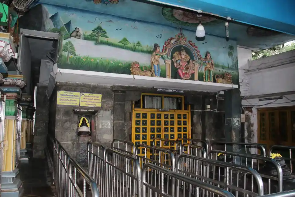 Arulmigu Angala Parameshwari And Kasi Viswanathar Temple, Choolai, Chennai - 600112 அருள்மிகு அங்காள பரமேஸ்வரி மற்றும் காசிவிஸ்வநாத சுவாமி திருக்கோயில், சூளை, சென்னை - 600112, Chennai - Ancient Temple Architecture and History Image 2
