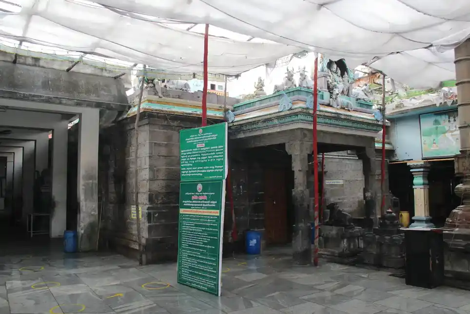 Arulmigu Angala Parameshwari And Kasi Viswanathar Temple, Choolai, Chennai - 600112 அருள்மிகு அங்காள பரமேஸ்வரி மற்றும் காசிவிஸ்வநாத சுவாமி திருக்கோயில், சூளை, சென்னை - 600112, Chennai - Ancient Temple Architecture and History Image 3