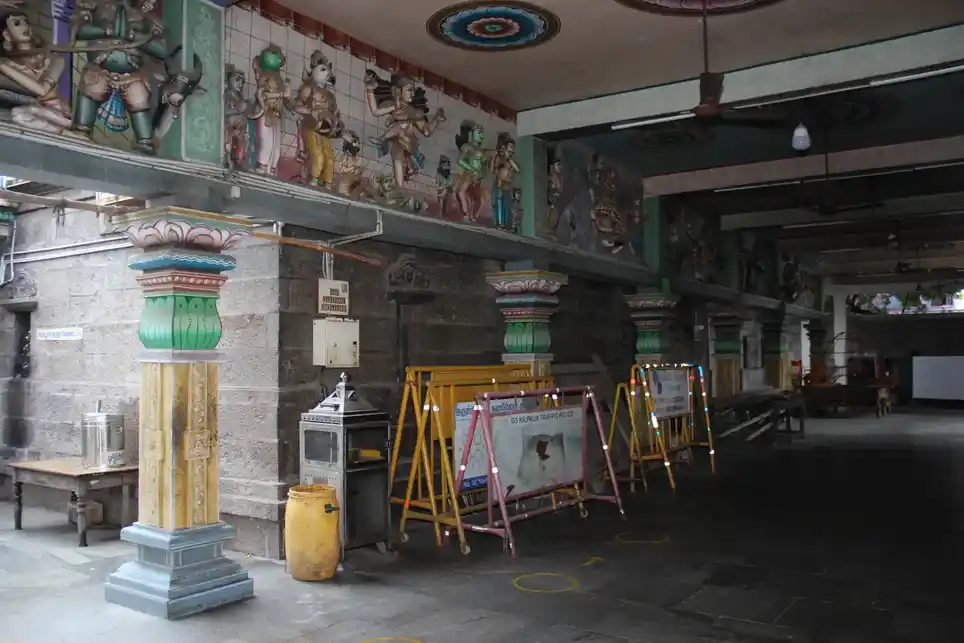 Arulmigu Angala Parameshwari And Kasi Viswanathar Temple, Choolai, Chennai - 600112 அருள்மிகு அங்காள பரமேஸ்வரி மற்றும் காசிவிஸ்வநாத சுவாமி திருக்கோயில், சூளை, சென்னை - 600112, Chennai - Ancient Temple Architecture and History Image 5