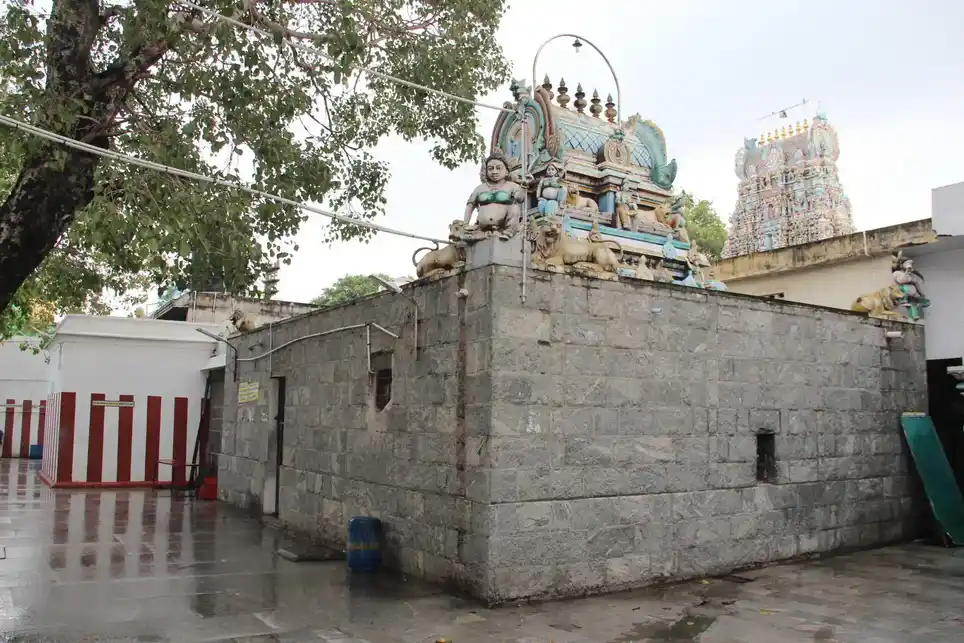 Arulmigu Angala Parameshwari And Kasi Viswanathar Temple, Choolai, Chennai - 600112 அருள்மிகு அங்காள பரமேஸ்வரி மற்றும் காசிவிஸ்வநாத சுவாமி திருக்கோயில், சூளை, சென்னை - 600112, Chennai - Ancient Temple Architecture and History Image 8