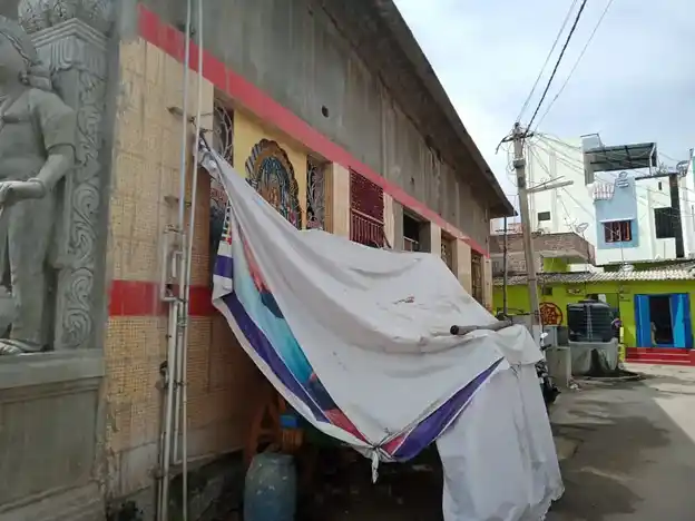 Arulmigu Angalamman And Poongavanathamman Temple, Near Bus Stand, Kaveripatnam - 635112 அருள்மிகு அங்காளம்மன் மற்றும் பூங்காவனத்தம்மன் திருக்கோயில், தாம்சன்பேட்டை, காவேரிப்பட்டிணம் - 635112, Krishnagiri - Ancient Temple Architecture and History Image 2
