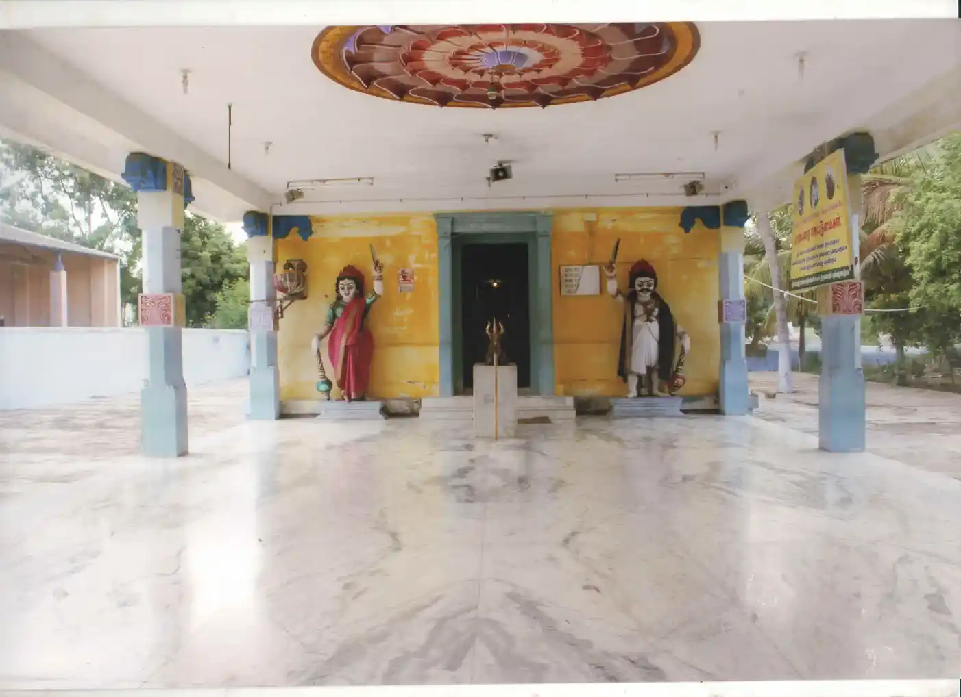 Arulmigu Angalamman Temple, Eripatti - 642001 Arulmigu Angalamman Temple, Eripatti - 642001, Coimbatore - Ancient Temple Architecture and History Image 2