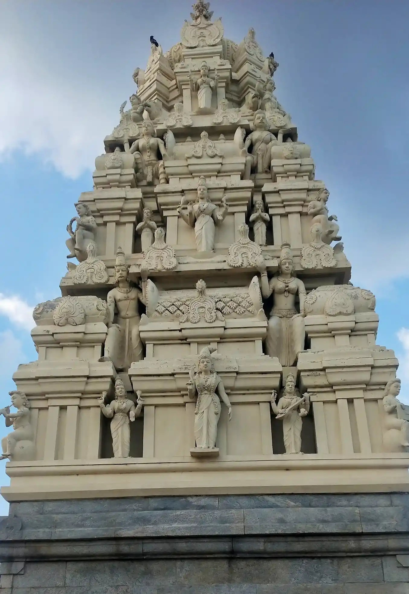 Arulmigu Angalamman Temple, Kamballiyampatti, Kamballiyampatti - 638057 அருள்மிகு அங்காளம்மன் திருக்கோயில், Kamballiyampatti, கம்புளியம்பட்டி - 638057, Erode - Ancient Temple Architecture and History Image 2