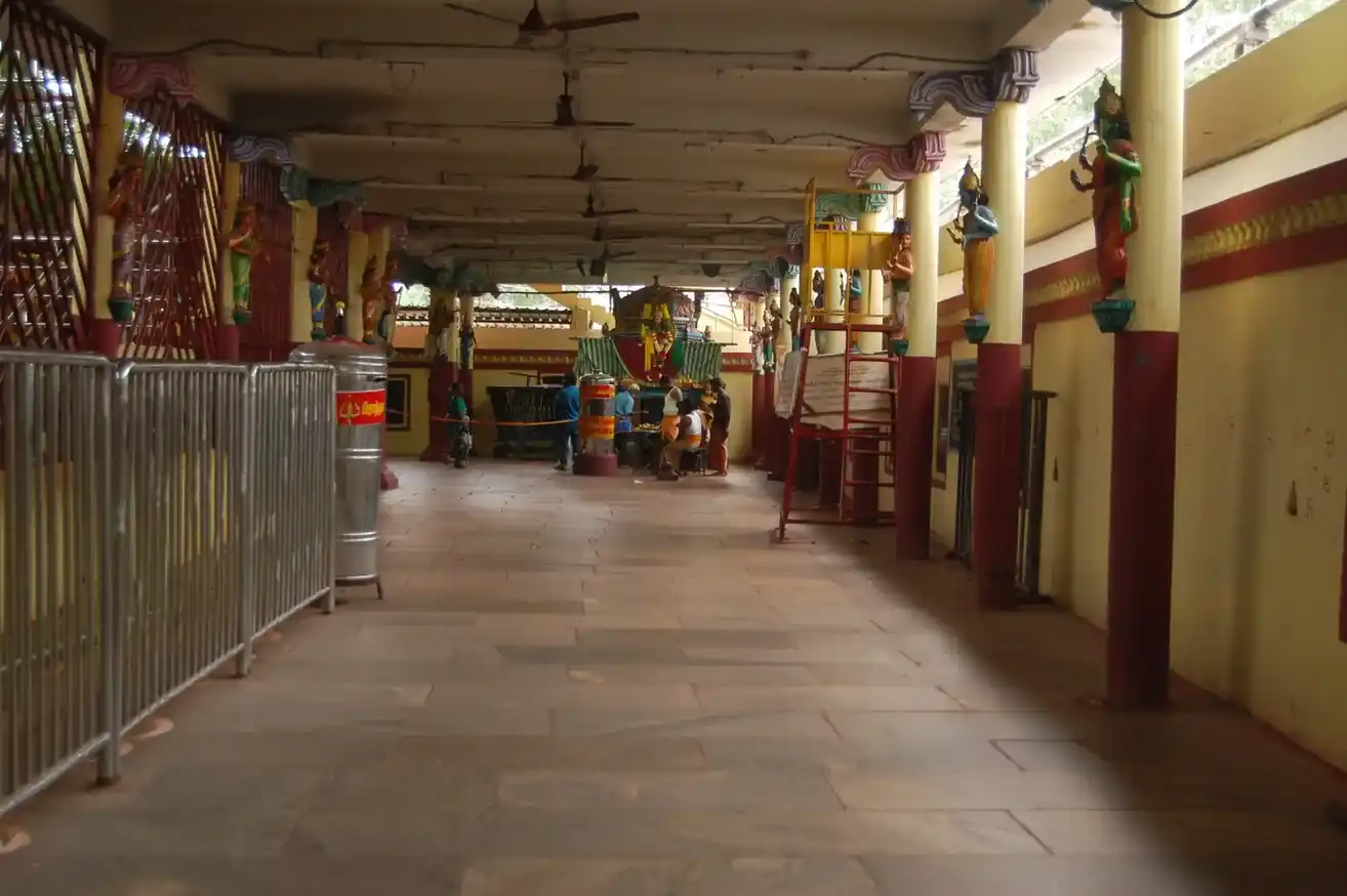 Arulmigu Angalamman Temple, Melmalayanur - 604204 அருள்மிகு அங்காளம்மன் திருக்கோயில், மேல்மலையனூர், மேல்மலையனூர் - 604204, Viluppuram - Ancient Temple Architecture and History Image 4