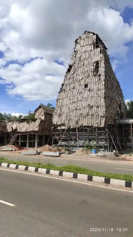Arulmigu Angalaparameshwari And Gurunathasamy Temple, Valanthur - 625532