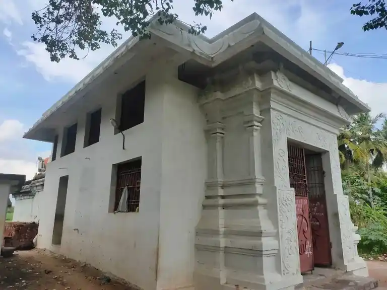 Arulmigu Angalaparameshwari Temple, Thirunaavaloor - 607204 அருள்மிகு அங்காளபரமேஸ்வரி திருக்கோயில், Thirunaavaloor - 607204, Kallakurichi - Ancient Temple Architecture and History Image 3