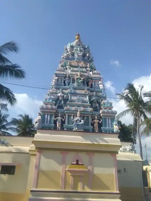 Arulmigu Angalaparameswari Amman Temple, Kallivalasu, Dharapuram - 638657 அருள்மிகு அங்காள பரமேஸ்வரி திருக்கோயில், Kallivalasu, Dharapuram - 638657, Tiruppur - Ancient Temple Architecture and History Image 4