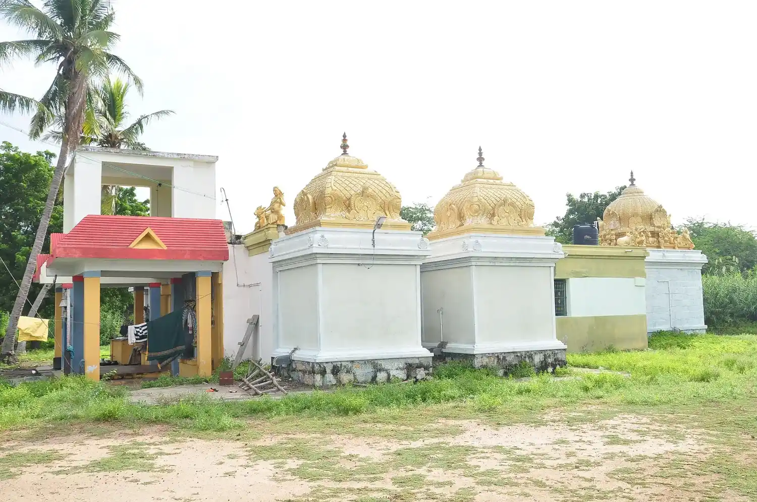 Arulmigu Angalaparameswari Temple, Kallur - 621211 Arulmigu Angalaparameswari Temple, Kallur - 621211, Thiruchirappalli - Ancient Temple Architecture and History Image 2