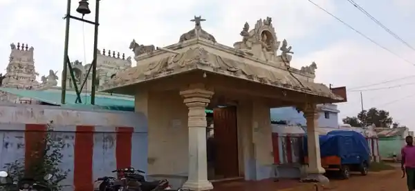 Arulmigu Angalaparameswari Temple, Solasiramani - 637210 அருள்மிகு அங்காளபரமேஸ்வரியம்மன் திருக்கோயில், சோழசிரமணி - 637210, Namakkal - Ancient Temple Architecture and History Image 2