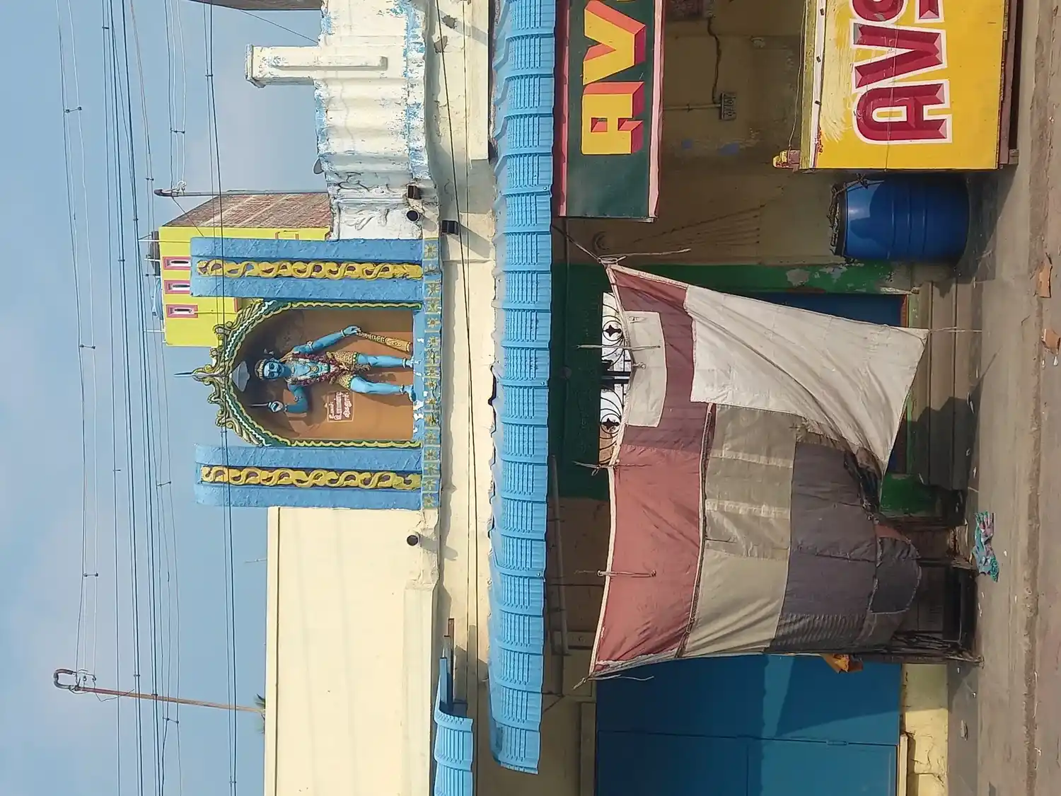 Arulmigu Angalaparmeswari Veeravanaan Karuppanasamy Temple, Solavandan - 625214 அருள்மிகு அங்காள ஈஸ்வரி திருக்கோயில், Solavandan - 625214, Madurai - Ancient Temple Architecture and History Image 2