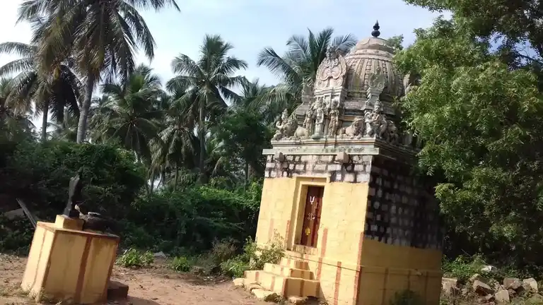 Arulmigu Anjalndaperumal Temple, Vadagaraiattur Melmugam - 637213 அருள்மிகு அஞ்சலென்றபெருமாள் திருக்கோயில், Vadagaraiattur Melmugam - 637213, Namakkal - Ancient Temple Architecture and History Image 3