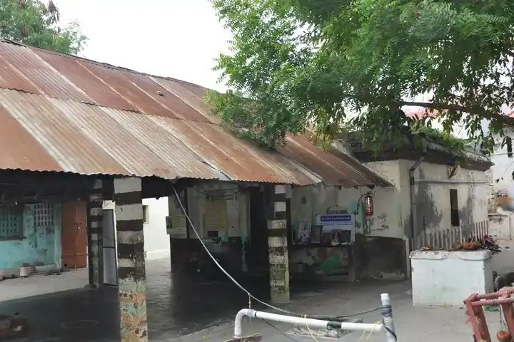 Arulmigu Anjaneya Swamy Temple, Karur - 639001 அருள்மிகு ஆஞ்சநேயசுவாமி திருக்கோயில், Karur - 639001, Karur - Ancient Temple Architecture and History Image 3