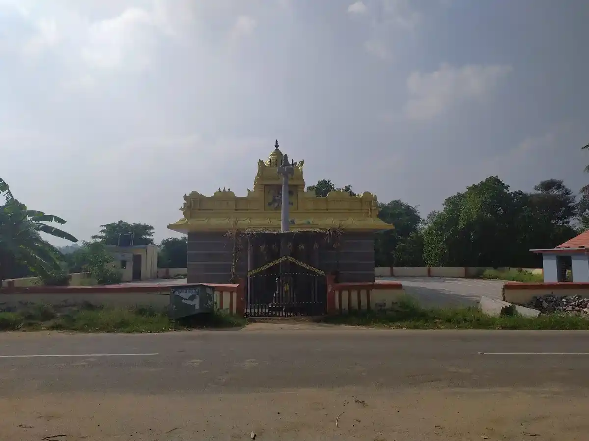 Arulmigu Anjaneya Swamy Temple, Periya Medaagraharm, Periya Medaagraharm - 635114 அருள்மிகு ஆஞ்சநேயசாமி திருக்கோயில், Periya Medaagraharm, Periya Medaagraharm - 635114, Krishnagiri - Ancient Temple Architecture and History Image 4