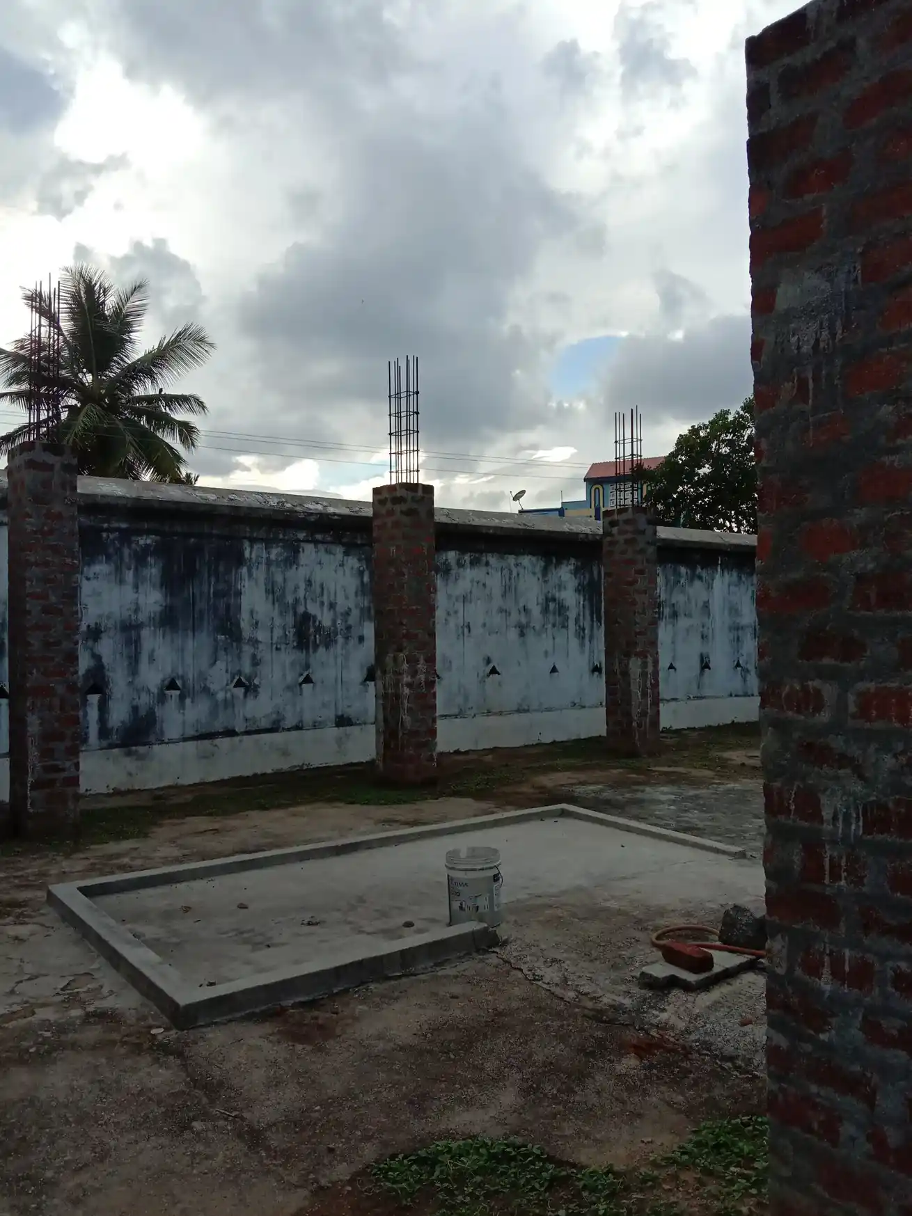 Arulmigu Anjaneyar Temple, Balamathi - 632002 அருள்மிகு ஆஞ்சநேயர் திருக்கோயில், பாலமதி - 632002, Vellore - Ancient Temple Architecture and History Image 3