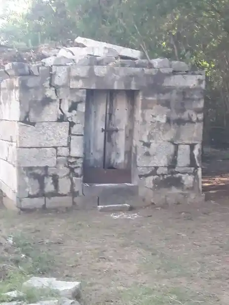 Arulmigu Anjaneyar Temple, Chennasamuthiram - 632506 அருள்மிகு ஆஞ்சநேயர் திருக்கோயில், சென்னசமுத்திரம் - 632506, Ranipet - Ancient Temple Architecture and History Image 4