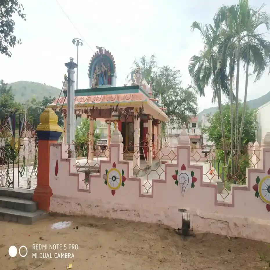 Arulmigu Anjaneyar Temple, Erukkgappattu - 630284 அருள்மிகு ஆஞ்சநேயர் திருக்கோயில், எருக்கம்பட்டு - 630284, Vellore - Ancient Temple Architecture and History Image 2