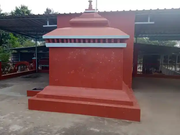 Arulmigu Anjaneyar Temple, Kadamadai, Perumbalai - 636811 அருள்மிகு ஆஞ்சநேயர் திருக்கோயில், Kadamadai, Perumbalai - 636811, Dharmapuri - Ancient Temple Architecture and History Image 3