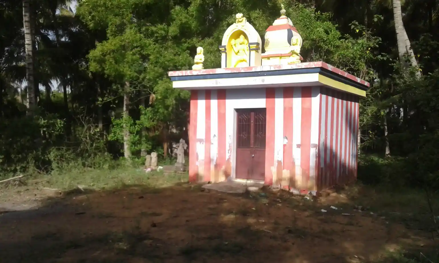 Arulmigu Anjaneyar Temple, Karupatti - 625205 அருள்மிகு ஆஞ்சநேயர் திருக்கோயில், Karupatti - 625205, Madurai - Ancient Temple Architecture and History Image 2