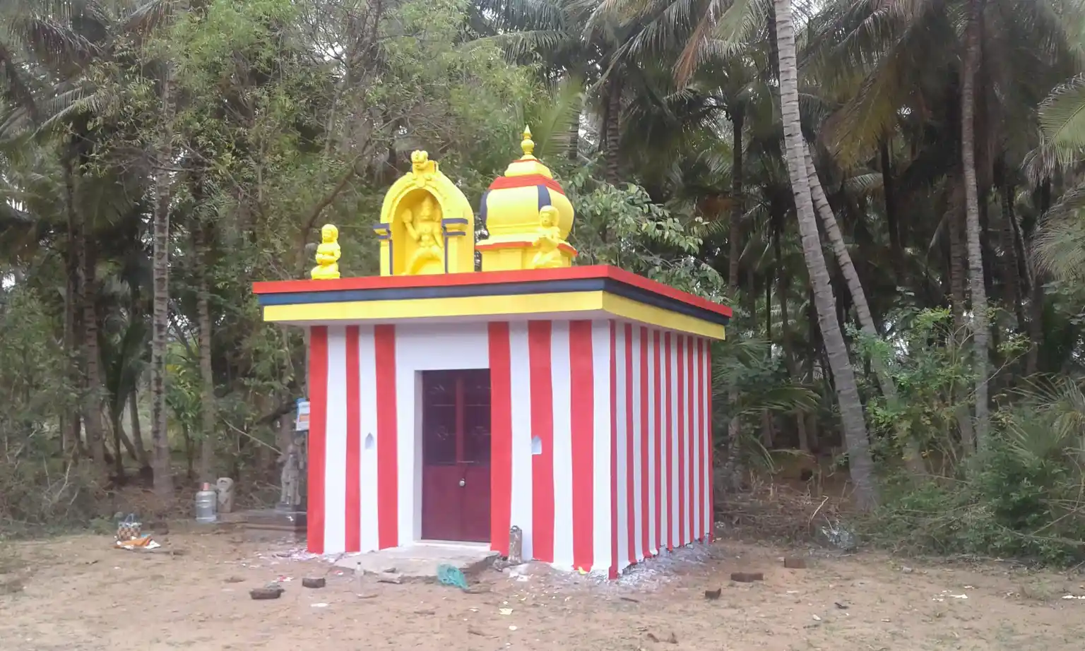 Arulmigu Anjaneyar Temple, Karupatti - 625205 அருள்மிகு ஆஞ்சநேயர் திருக்கோயில், Karupatti - 625205, Madurai - Ancient Temple Architecture and History Image 4