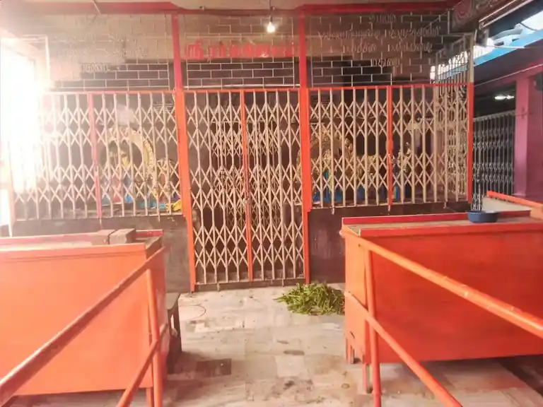 Arulmigu Anjaneyar Temple, Krishnarayar Theppam, Madurai - 625001 அருள்மிகு ஆஞ்சநேயர் திருக்கோவில், கிருஷ்ணராயர் தெப்பம், மதுரை - 625001, Madurai - Ancient Temple Architecture and History Image 3