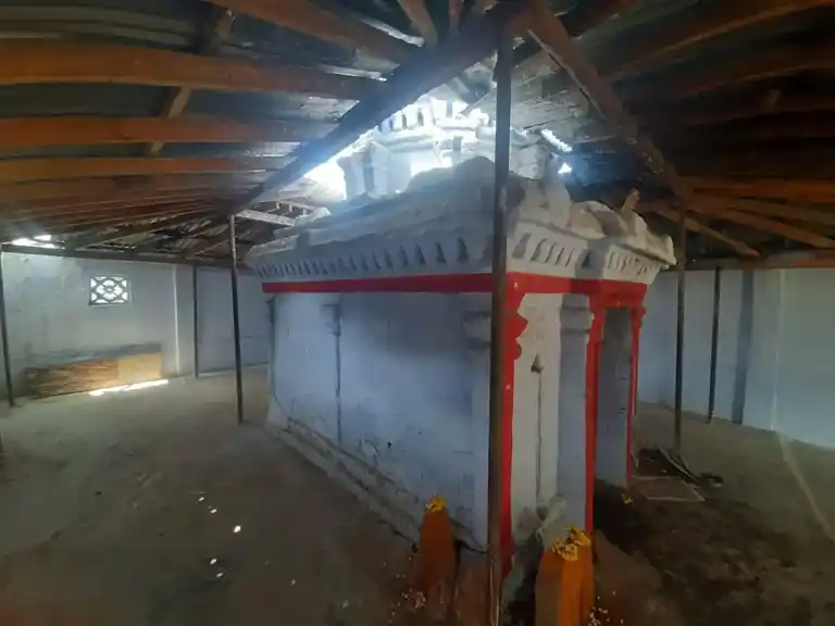 Arulmigu Anjaneyar Temple, Near Govt School, Murukampatti - 635202 அருள்மிகு ஆஞ்சிநேயர் திருக்கோயில், Near Govt School, காரிமங்கலம் - 635202, Dharmapuri - Ancient Temple Architecture and History Image 2