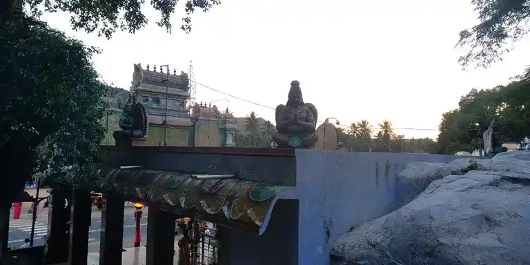 Arulmigu Anjaneyaswamy Temple, Mettala Kanavai, Moolapallipatti - 637406 அருள்மிகு ஆஞ்சநேயசுவாமி திருக்கோயில், மெட்டாலா கணவாய், மூலபள்ளிப்பட்டி - 637406, Namakkal - Ancient Temple Architecture and History Image 3