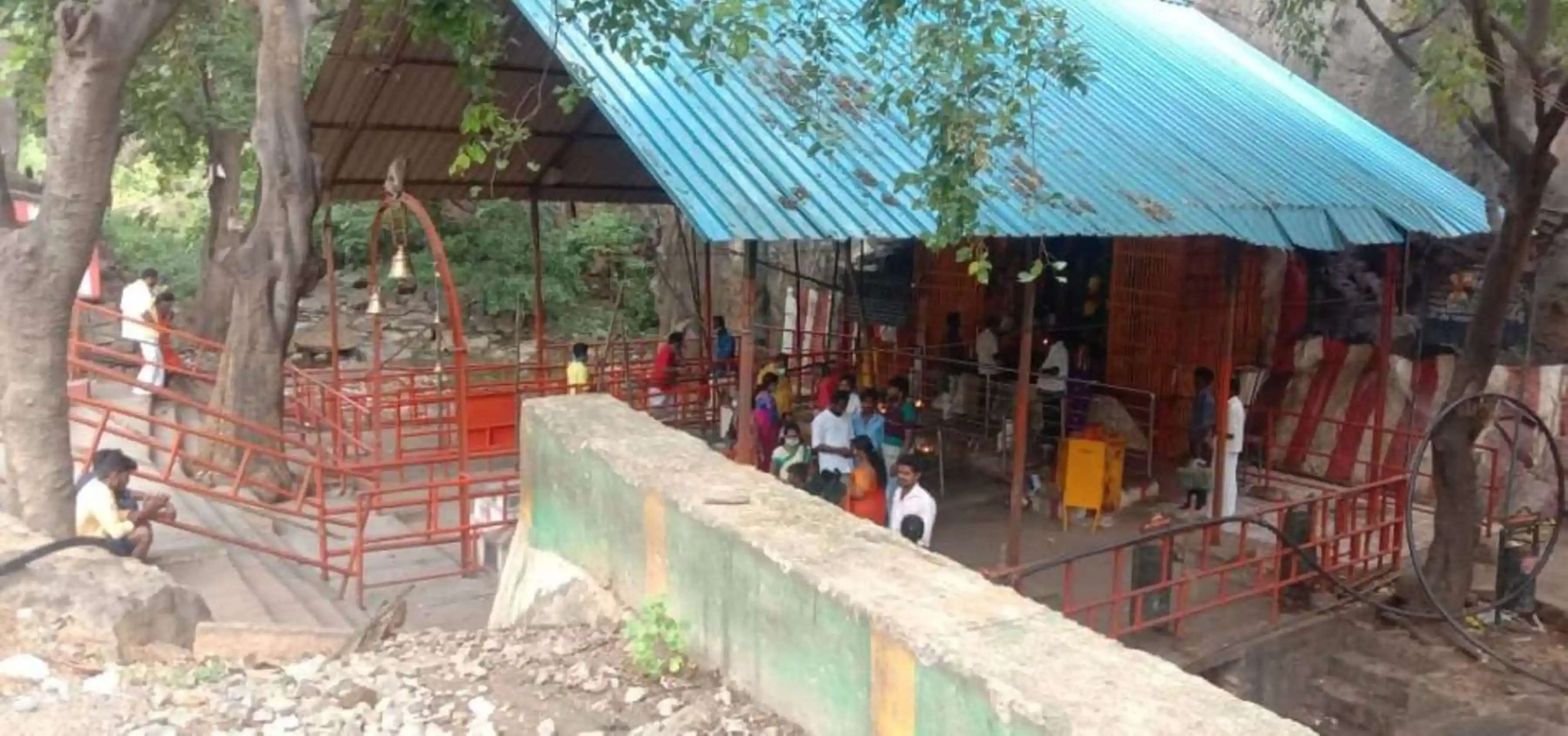 Arulmigu Anjeneyaswamy Temple, V.Muthampatti - 635301 அருள்மிகு ஆஞ்சநேயசுவாமி திருக்கோயில், V.முத்தம்பட்டி - 635301, Dharmapuri - Ancient Temple Architecture and History Image 4