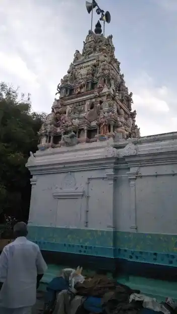 Arulmigu Ankala Parameshwariamman Matrum Vaani Karuppanasamy Temple, Near Market, Paramakudi - 623707