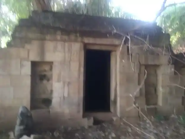 Arulmigu Annamalaiyar Temple, Thiruvilaiyattam - 609306