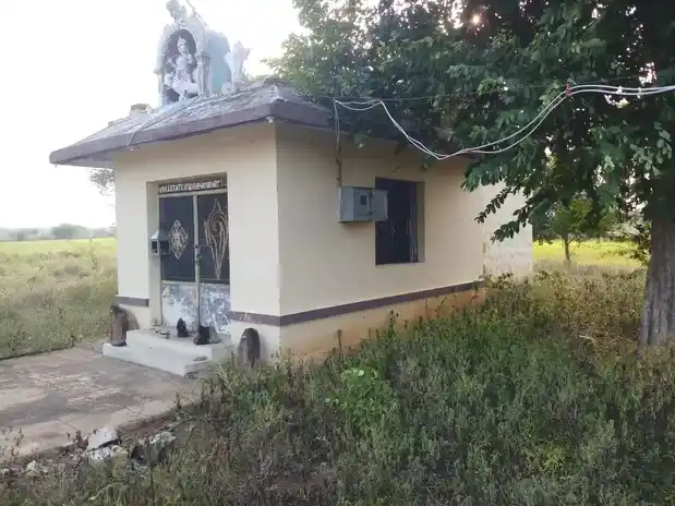 Arulmigu Anumantha Perumal Temple, Kummampatti - 624301 அருள்மிகு அனுமந்தபெருமாள் கோயில், Kummampatti - 624301, Dindigul - Ancient Temple Architecture and History Image 5