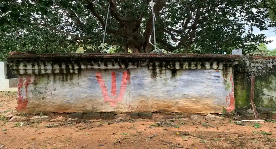 Arulmigu Anumantharaya Perumal Temple, Bangarishi Kuppam - 635803 அருள்மிகு அனுமந்தராயர்சுவாமி திருக் கோயில், பங்கரிசிகுப்பம் - 635803, Vellore - Ancient Temple Architecture and History Image 3