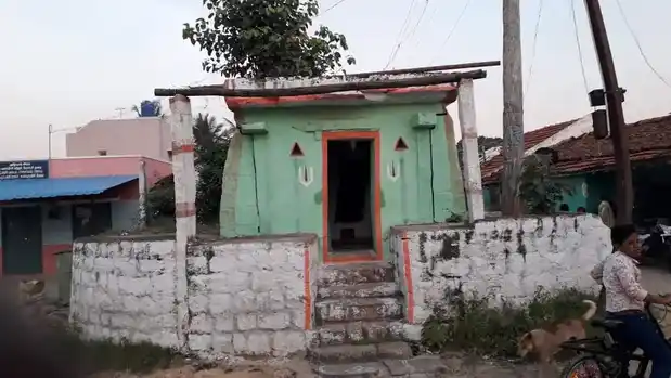 Arulmigu Anumantharaya Swamy Temple, Kundukottai - 635107 அருள்மிகு அனுமந்தராய சுவாமி திருக்கோயில், குந்துக்கோட்டை - 635107, Krishnagiri - Ancient Temple Architecture and History Image 4