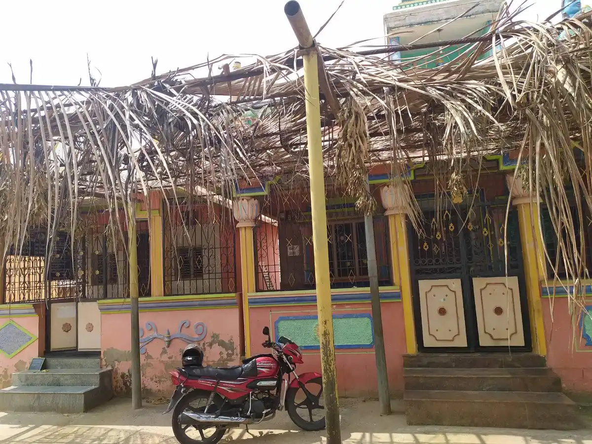 Arulmigu Anumantharaya Swamy Temple, Kurupatti, Saragapalli - 635114 அருள்மிகு அனுமந்தராயசாமி திருக்கோயில், Kurupatti, Saragapalli - 635114, Krishnagiri - Ancient Temple Architecture and History Image 3