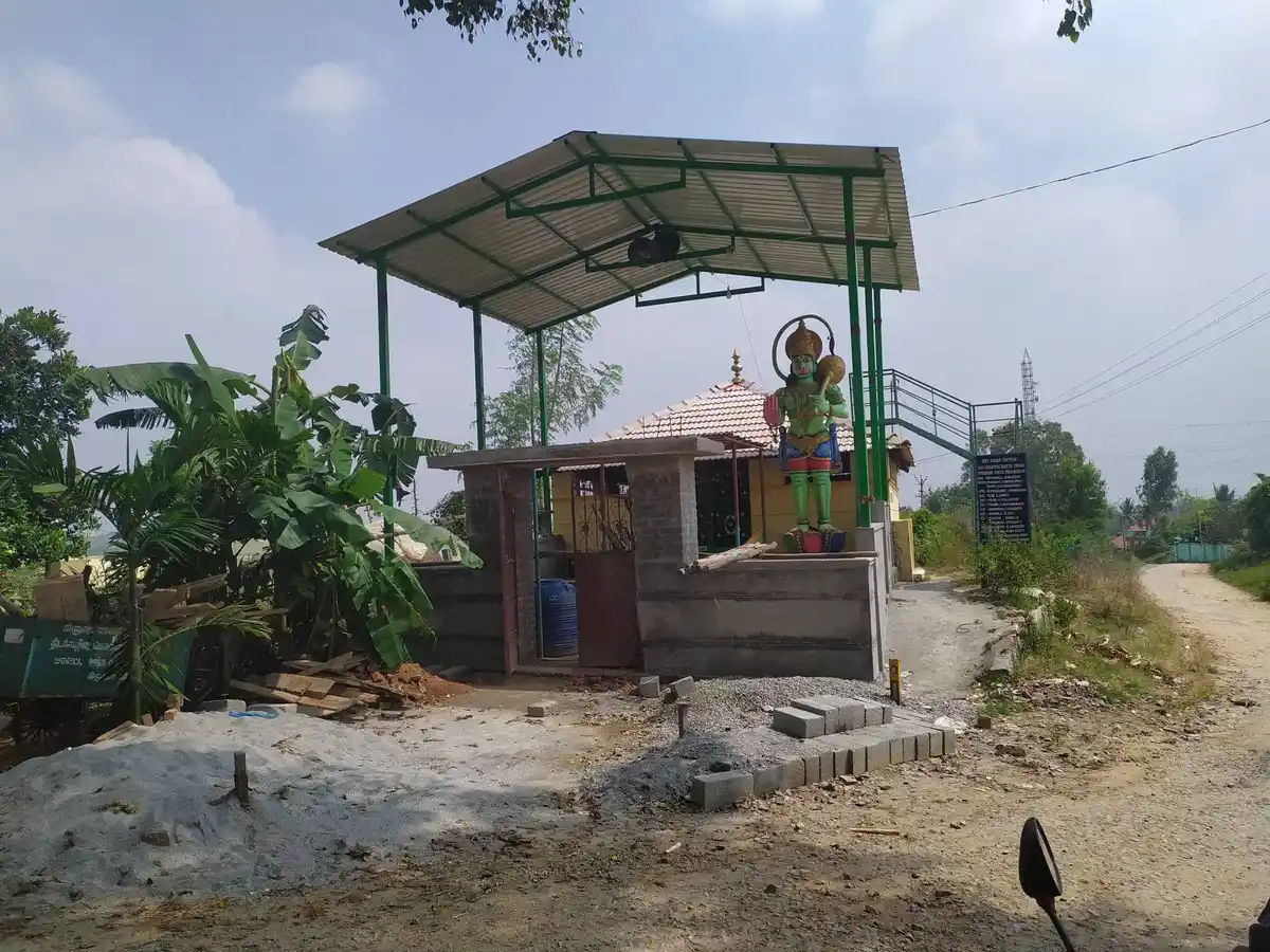 Arulmigu Anumantharaya Swamy Temple, Osatty - 635114 அருள்மிகு அனுமந்தராய சுவாமி திருக்கோயில், Osatty - 635114, Krishnagiri - Ancient Temple Architecture and History Image 4