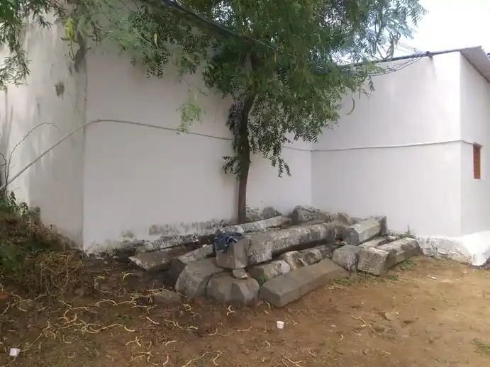 Arulmigu Anumantharayar Swamy Temple, Andankoil - 639002 Arulmigu Anumantharayar Swamy Temple, Andankoil - 639002, Karur - Ancient Temple Architecture and History Image 3