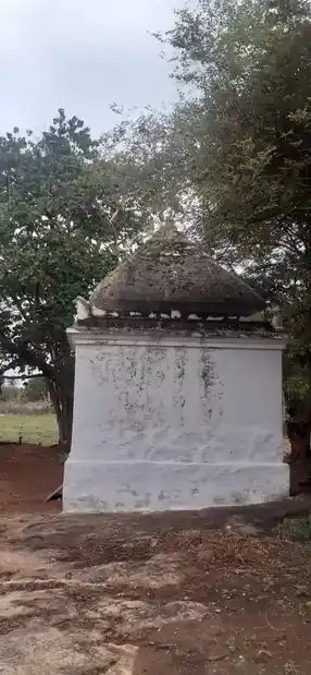 Arulmigu Anumantharayar Temple, Anumanthampatti - 639117 Arulmigu Anumantharayar Temple, Anumanthampatti - 639117, Karur - Ancient Temple Architecture and History Image 4