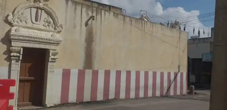 Arulmigu Anumantharayar Temple, Vaniyambadi - 635751 அருள்மிகு அனுமந்தராயர் திருக்கோயில், வானியம்பாடி - 635751, Thirupathur - Ancient Temple Architecture and History Image 4