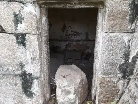 Arulmigu Anumantharayaswamy Temple, Madapoor - 641664 அருள்மிகு அனுமந்தராயசுவாமி திருக்கோயில், Madapoor - 641664, Tiruppur - Ancient Temple Architecture and History Image 2