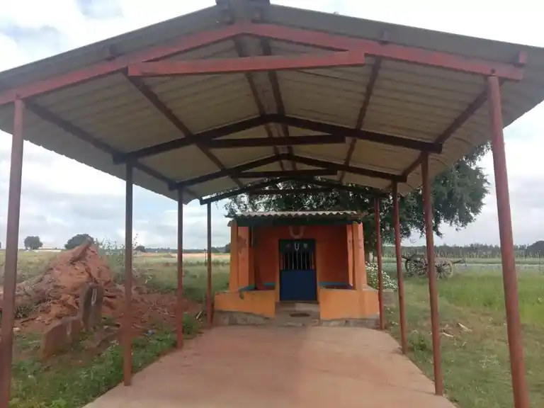 Arulmigu Anumantharayaswamytemple, Painapuram - 638461 அருள்மிகு அனுமந்தராய சுவாமி திருக்கோயில், Painapuram - 638461, Erode - Ancient Temple Architecture and History Image 4