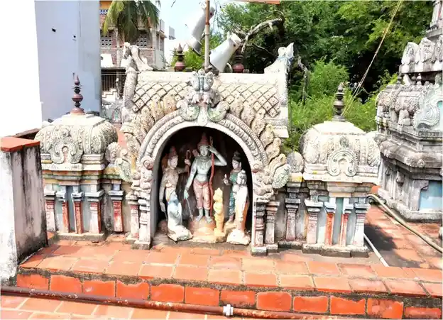 Arulmigu Anumarkothandaramaswamy Temple, Paramakudi - 623707 அருள்மிகு அனுமார் கோதண்டராமசாமி திருக்கோயில், Paramakudi - 623707, Ramanathapuram - Ancient Temple Architecture and History Image 4