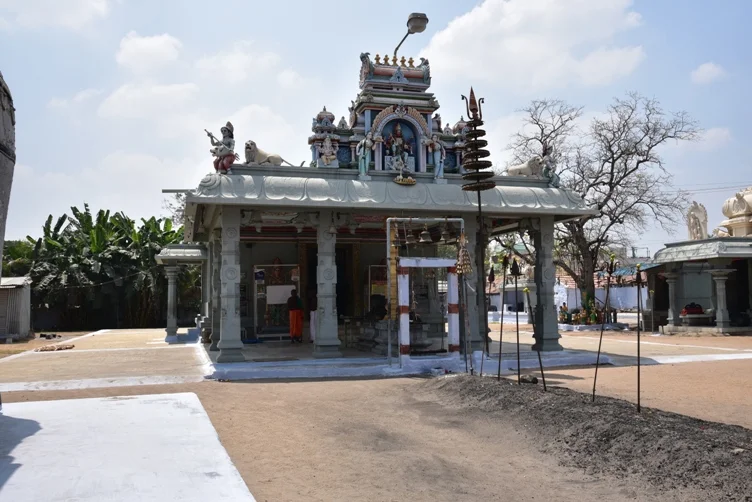 அருள்மிகு அரச்சாலம்மன் திருக்கோயில், காங்கயம் ரோடு, Arachalur - 638101 - Main View